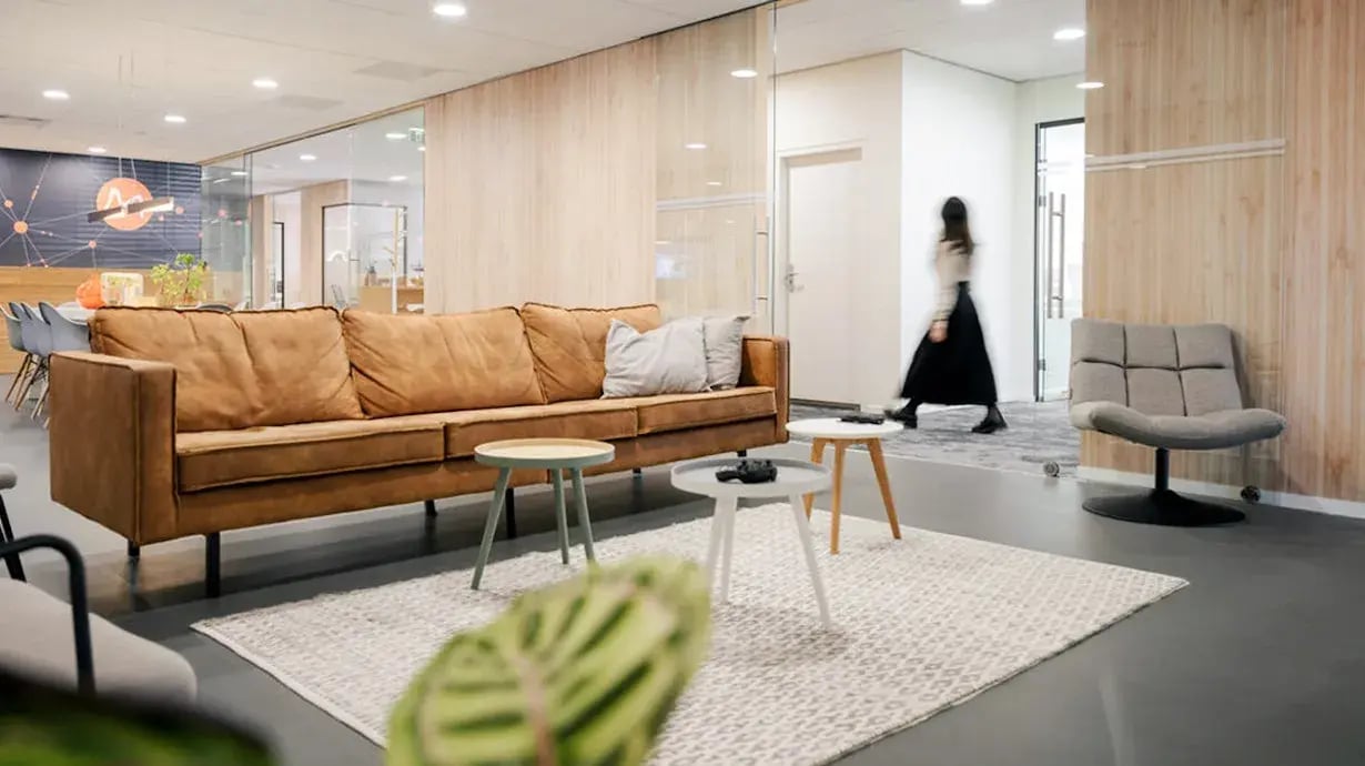 1712563275-contact-pagina-2